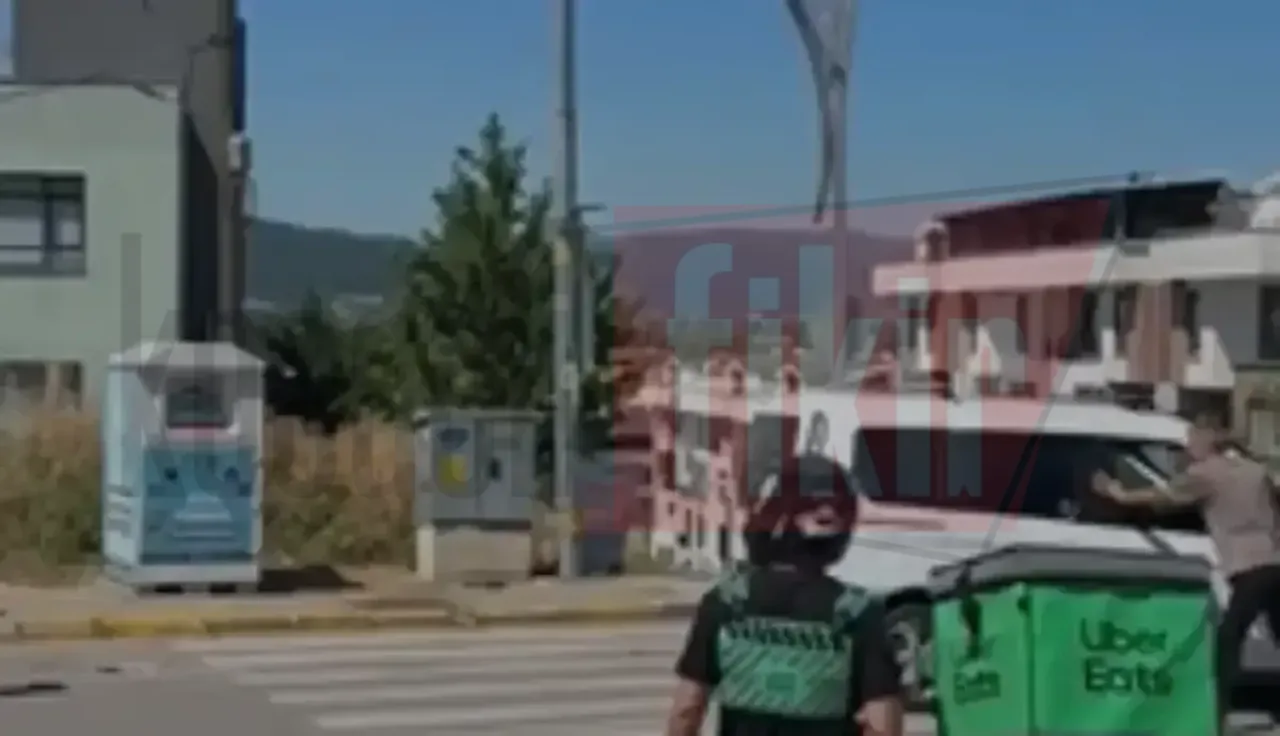 Başiskele'de korkutan kaza: 2 otomobil birbirine girdi
