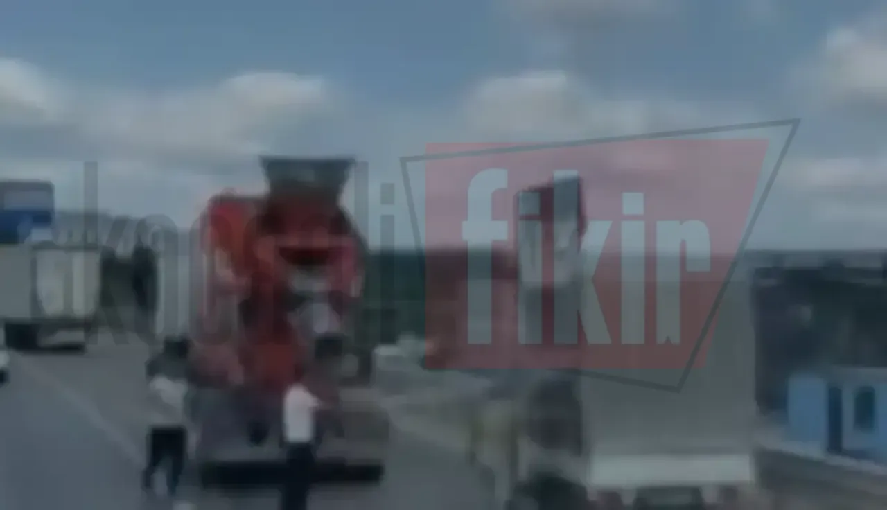 Kamyondaki yükler tutuştu, yardımına beton mikseri yetişti
