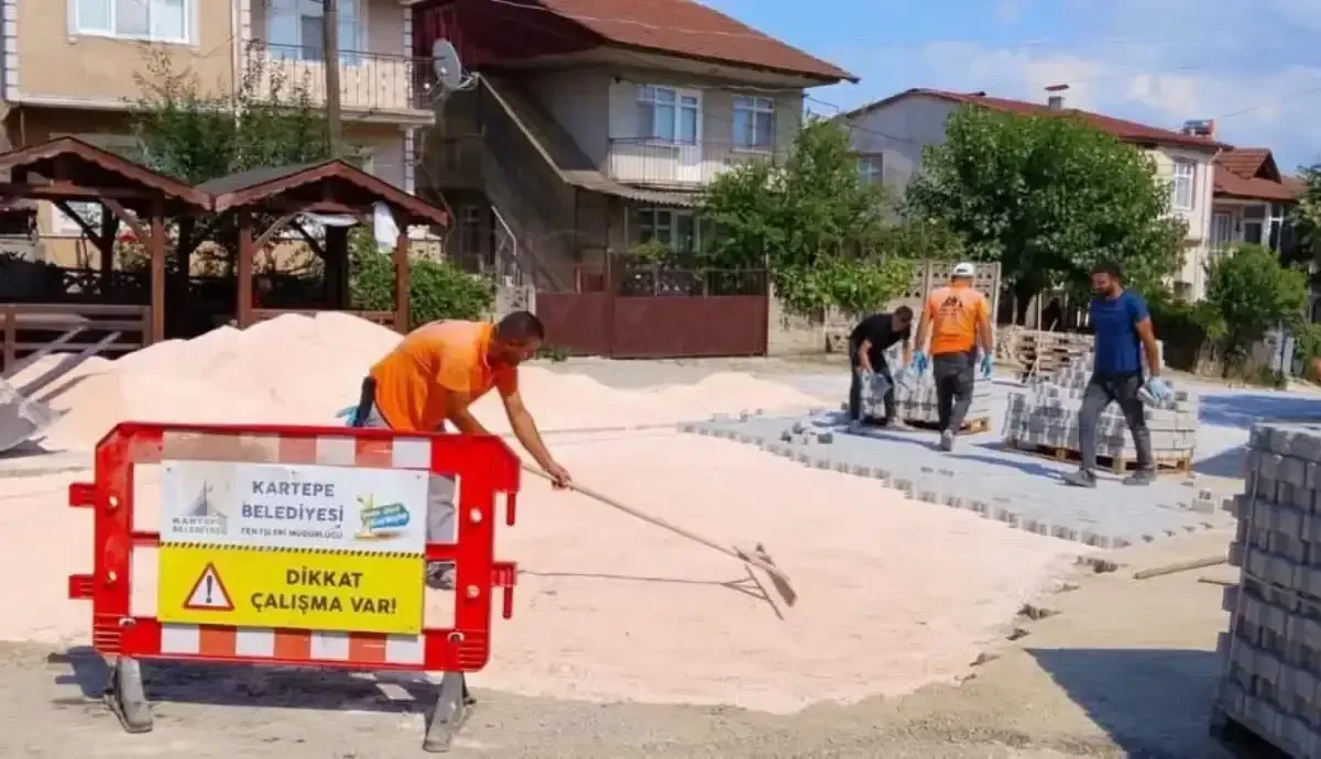 Kartepe'de üstyapı mesaisi sürüyor
