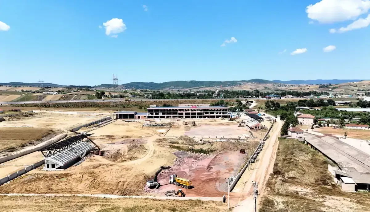 Sevindikli Spor Kompleksi hızla yükseliyor