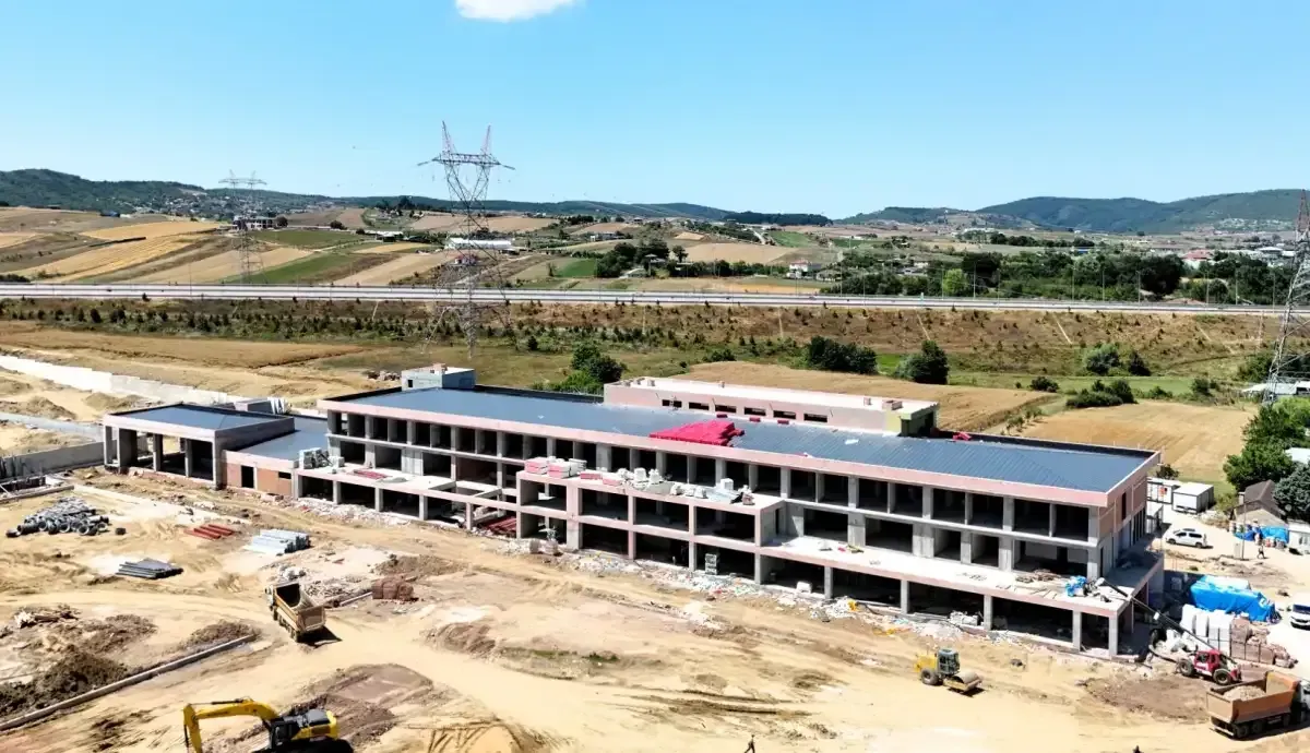 Sevindikli Spor Kompleksi hızla yükseliyor