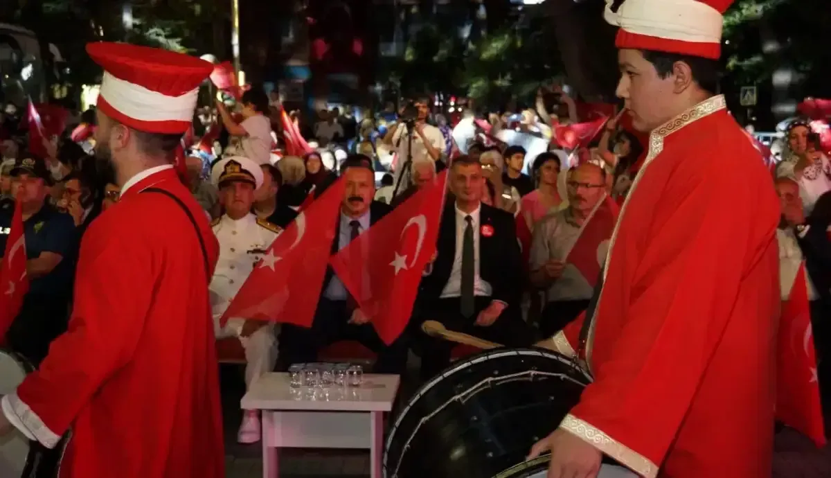 Gölcük'te 15 Temmuz ruhu yeniden yaşatıldı
