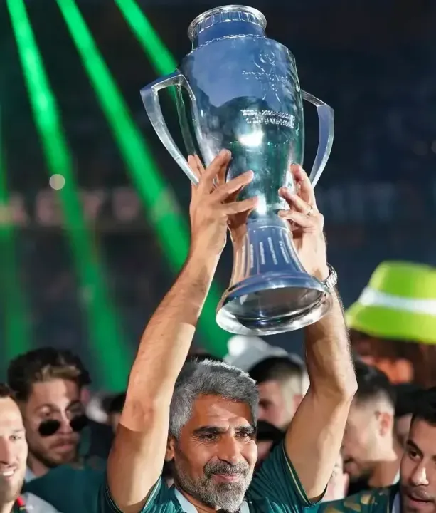 Şampiyon hoca İsmet Taşdemir o kulübe imzayı attı