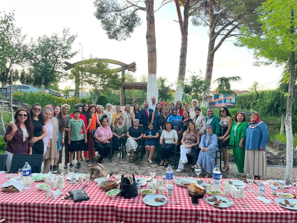 Yalçın Eldoğan, kadın muhtarlarla bir araya geldi