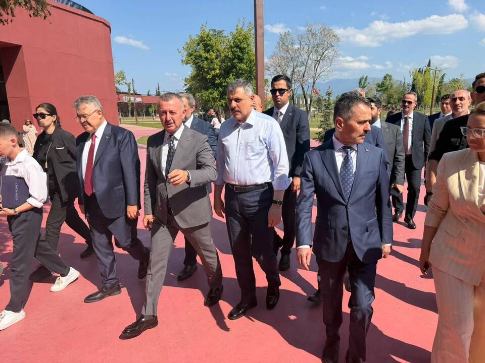 Bakan Çiftçi'nin Kocaeli mesaisi İzmit Millet Bahçesi'nde sona erdi