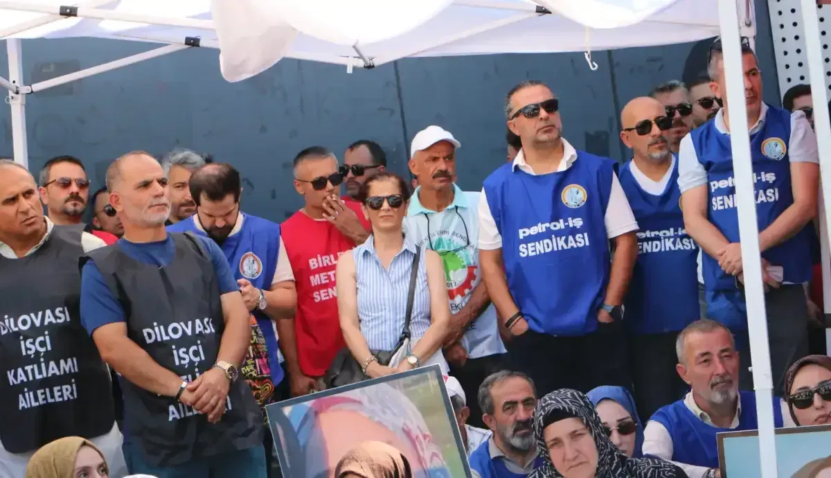 Dilovası aileleri Gebze Kent Meydanı'na yürüdü