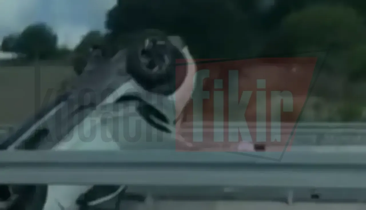 Kandıra istikametinde feci kaza: Bariyerlere çarpan otomobil takla attı