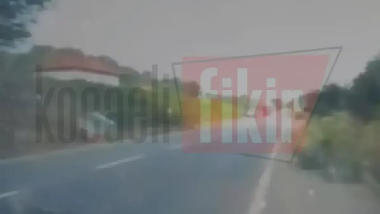 Faciaya ramak kaldı: Kefken yolunda korkutan kaza anı kamerada