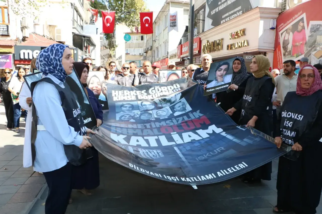 Dilovası aileleri Gebze Kent Meydanı'na yürüdü