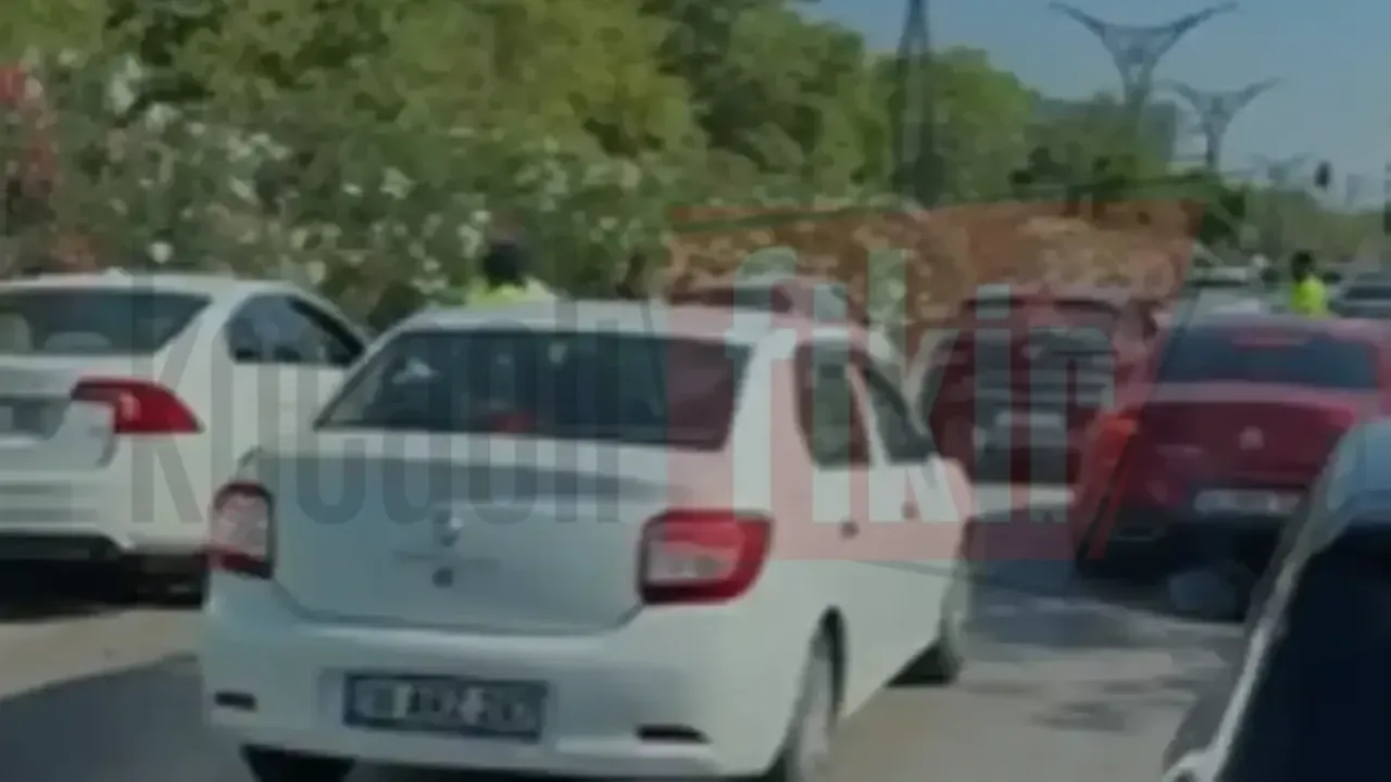 D- 100'de zincirleme kaza: Trafik durma noktasına geldi