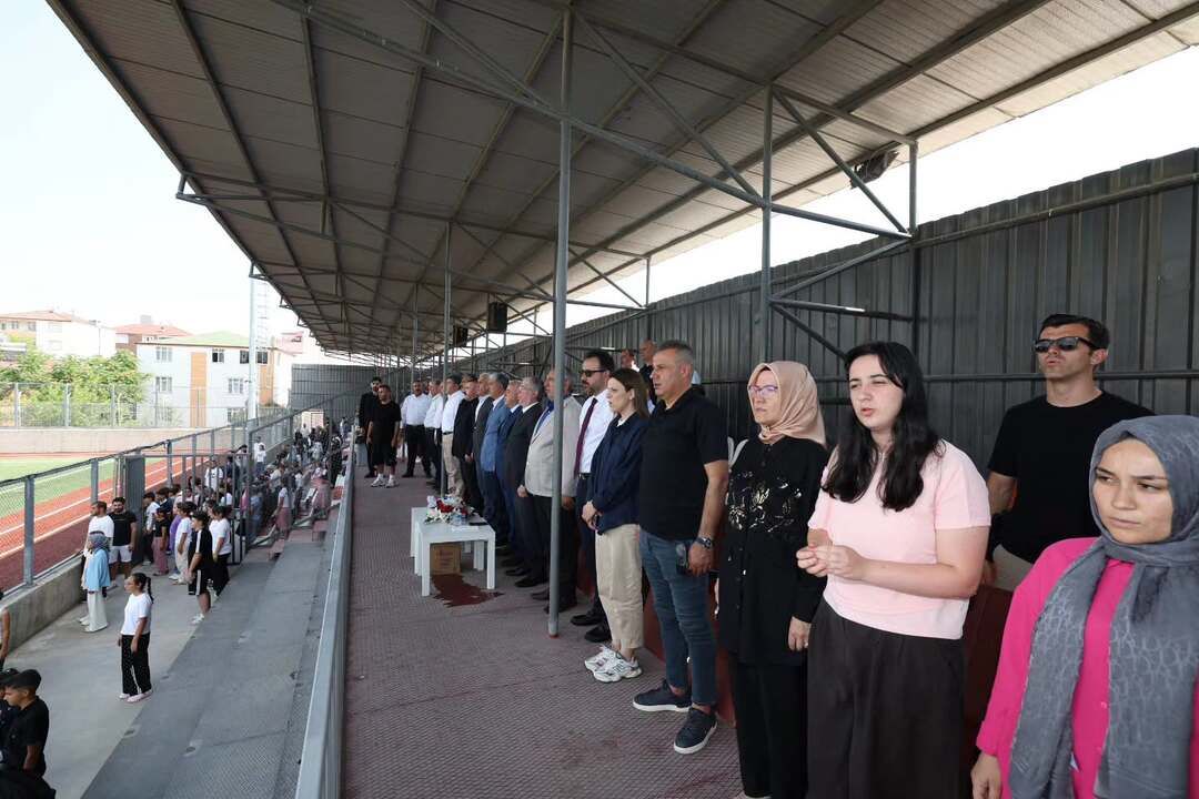 Dilovası'nda yüzlerce çocuk Yaz Spor Okulları'nda buluştu