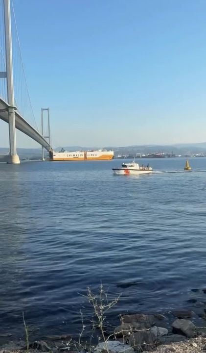 Akıntıya Kapılınca Deniz Fenerine Çıktılar! Sahil Güvenlik Seferber Oldu
