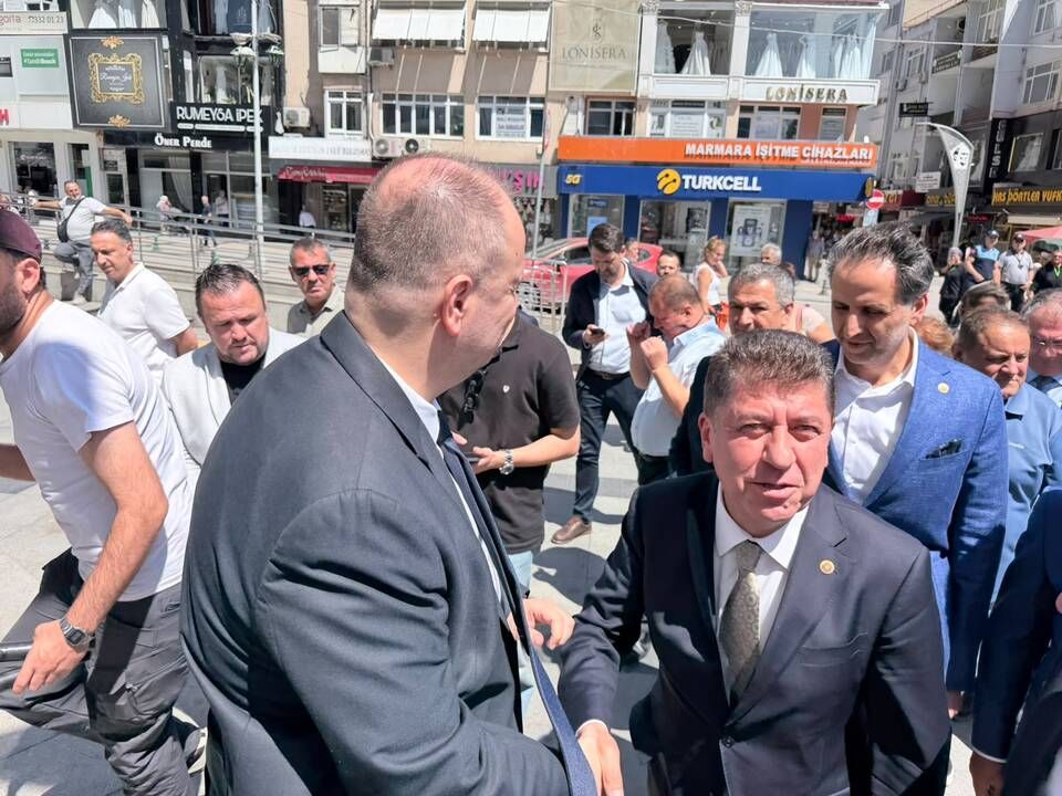 İzmit’te kritik saatler! Yaşar Tüzün meclis üyeleriyle buluştu 