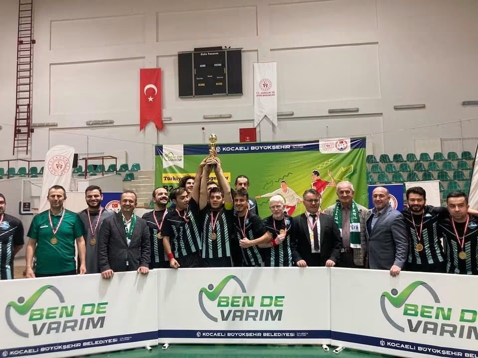 26 yaşında görme yetisini kaybetti, şimdi yüzlerce kişiye umut oluyor