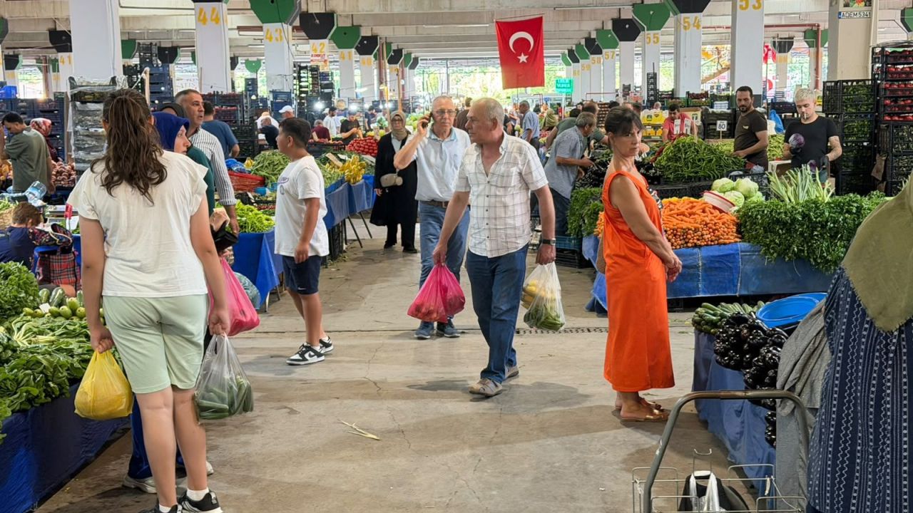 İzmit Doğukışla Pazarı’nda bu haftanın fiyatları belli oldu