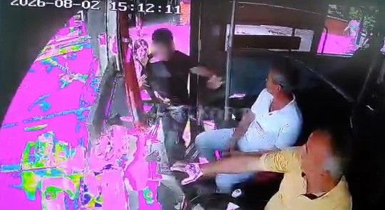 Kocaeli’de Halk Otobüsü Şoförüne Yumruklu Saldırı! O Anlar Kamerada
