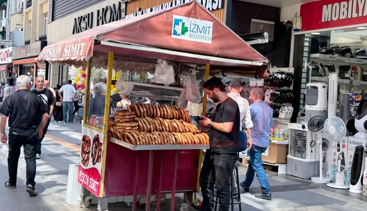 Simit tezgahlarında kriz! 20 liralık simit 25 liraya satılıyor