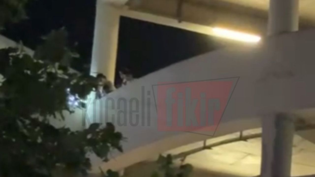 Kocaeli’de katlı otoparkta tehlike! Yoldan geçenlerin üzerine şişe atılıyor