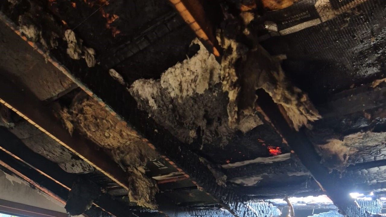 Kaynak makinesinden çıkan kıvılcımlar evi sardı