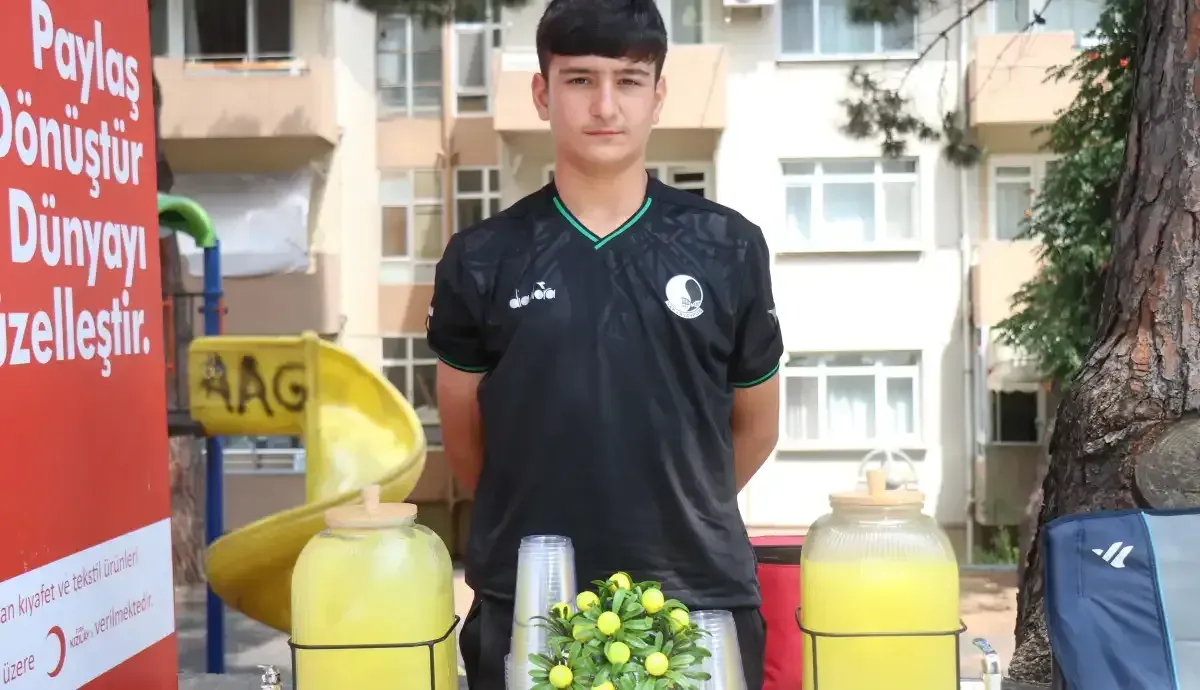14 yaşında ticarete atıldı! Limonatadan ayda 90 bin TL kazanıyor