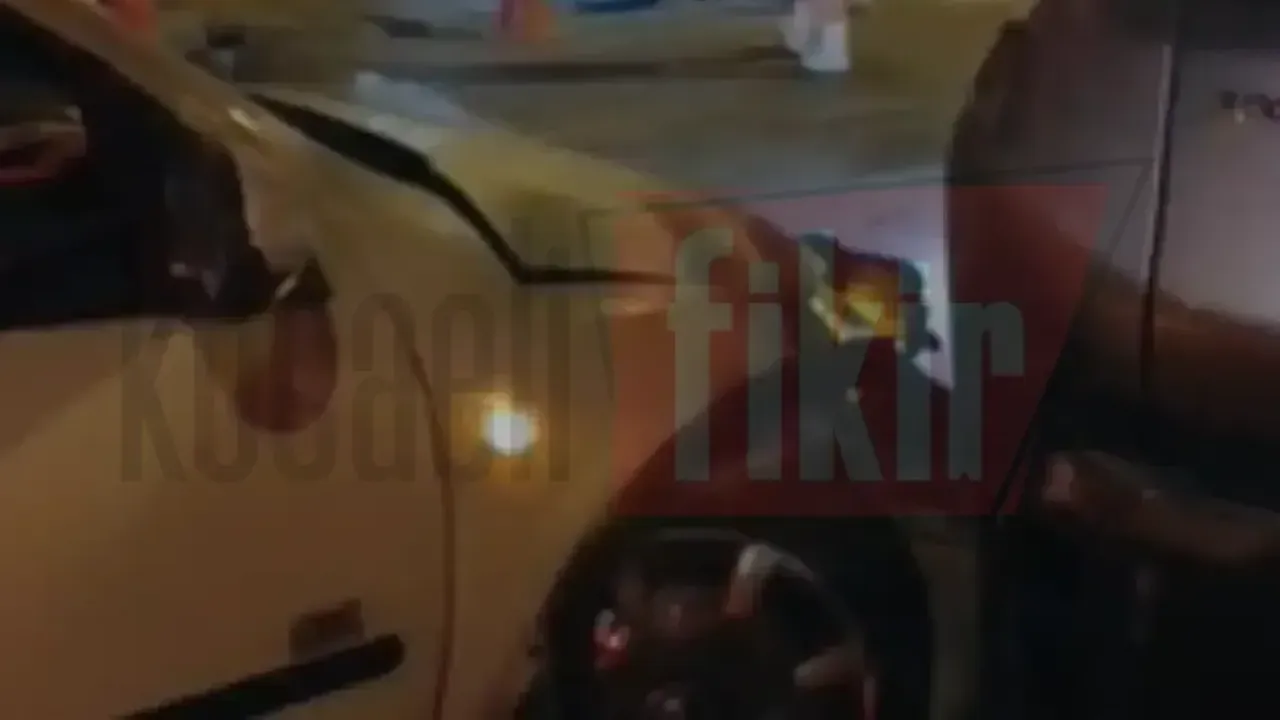 Kuruçeşme’de gece saatlerinde ortalık karıştı! 2 otomobil çarpıştı