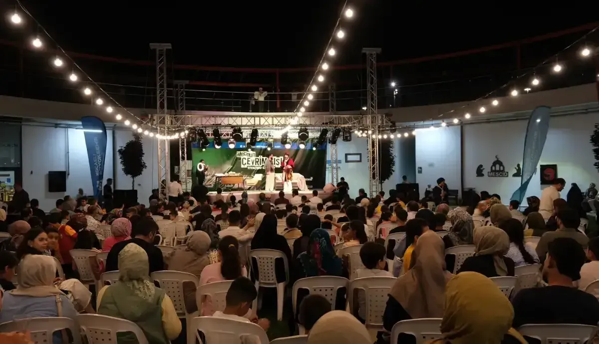 Dilovası’nda 400 kişi tiyatroda buluştu