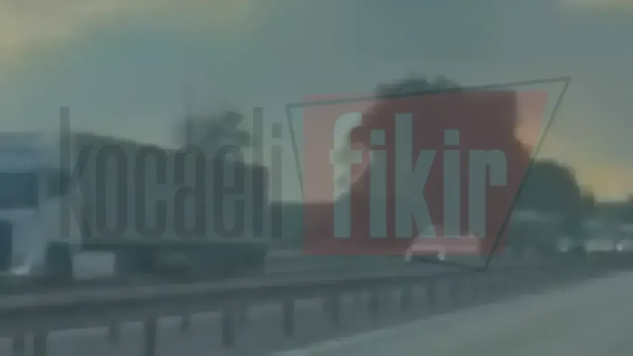 TEM'de korkutan kaza: Trafik felç oldu
