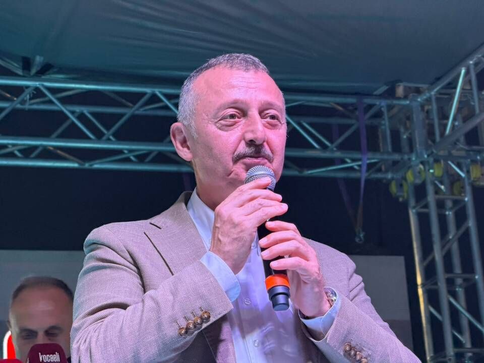 Yasin Özlü’ye Büyükakın’dan övgü dolu sözler!