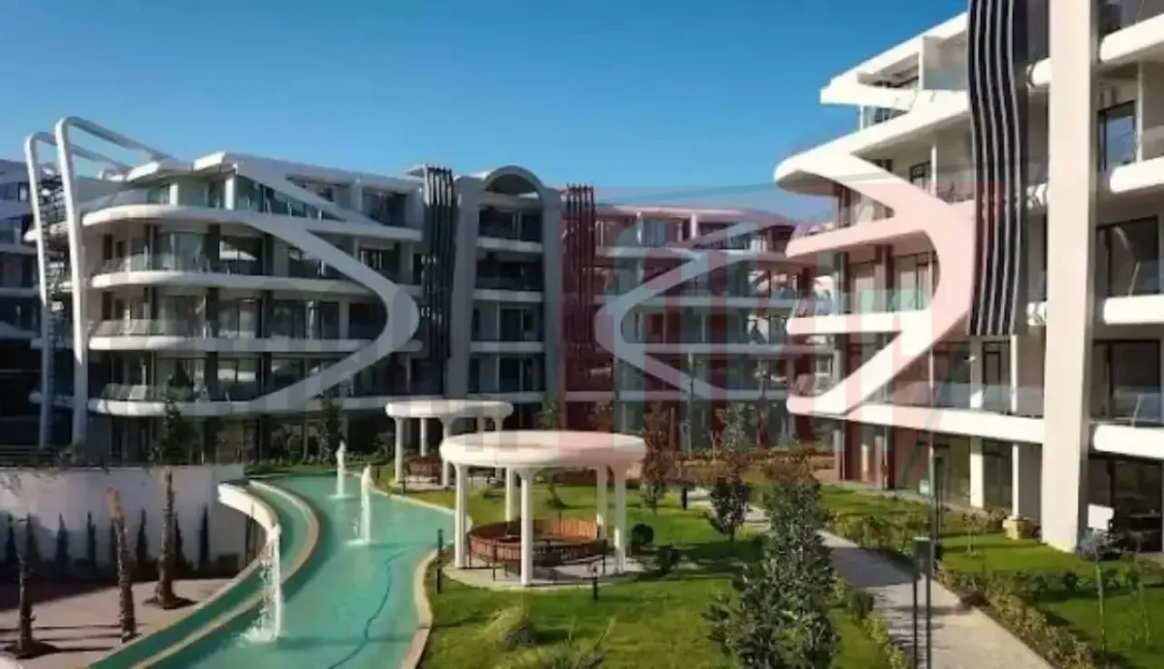 2 Bin kişinin yaşadığı sitede büyük tehlike: Cepheler dökülüyor