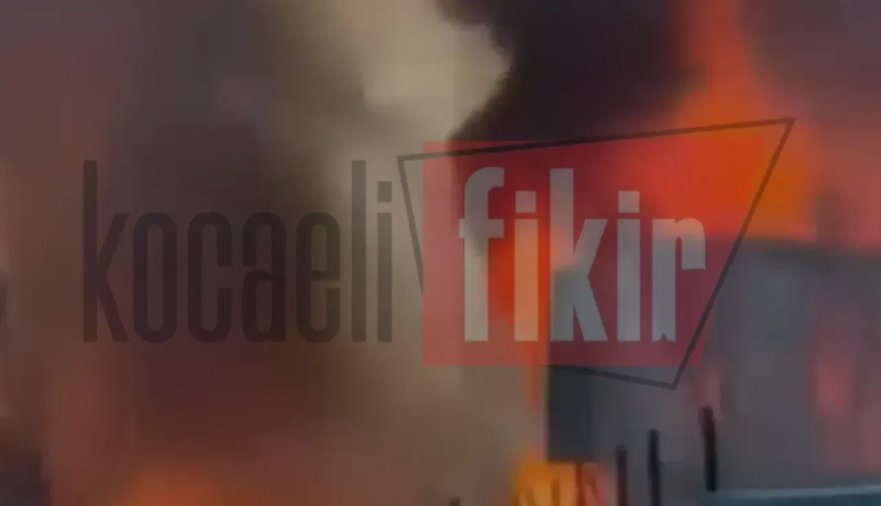 Gebze Çarşı'da büyük yangın: Tarihi hamam alevler içinde kaldı!