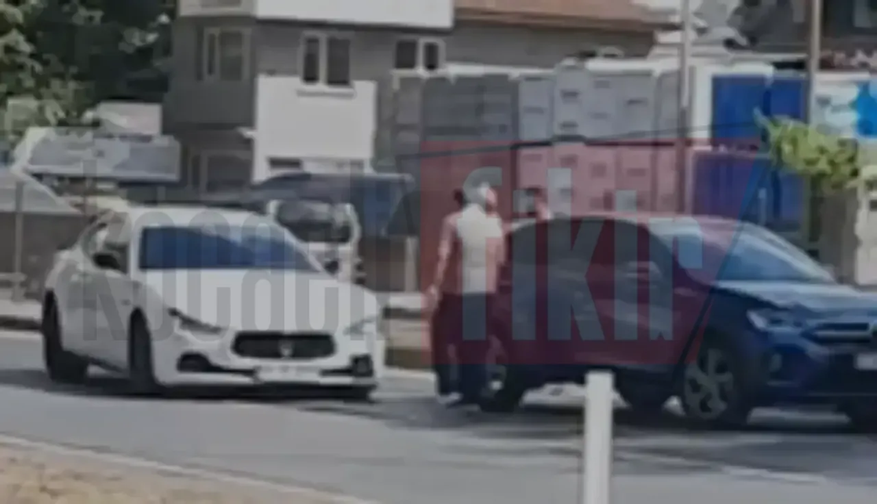 Gölcük'te iki lüks otomobil çarpıştı