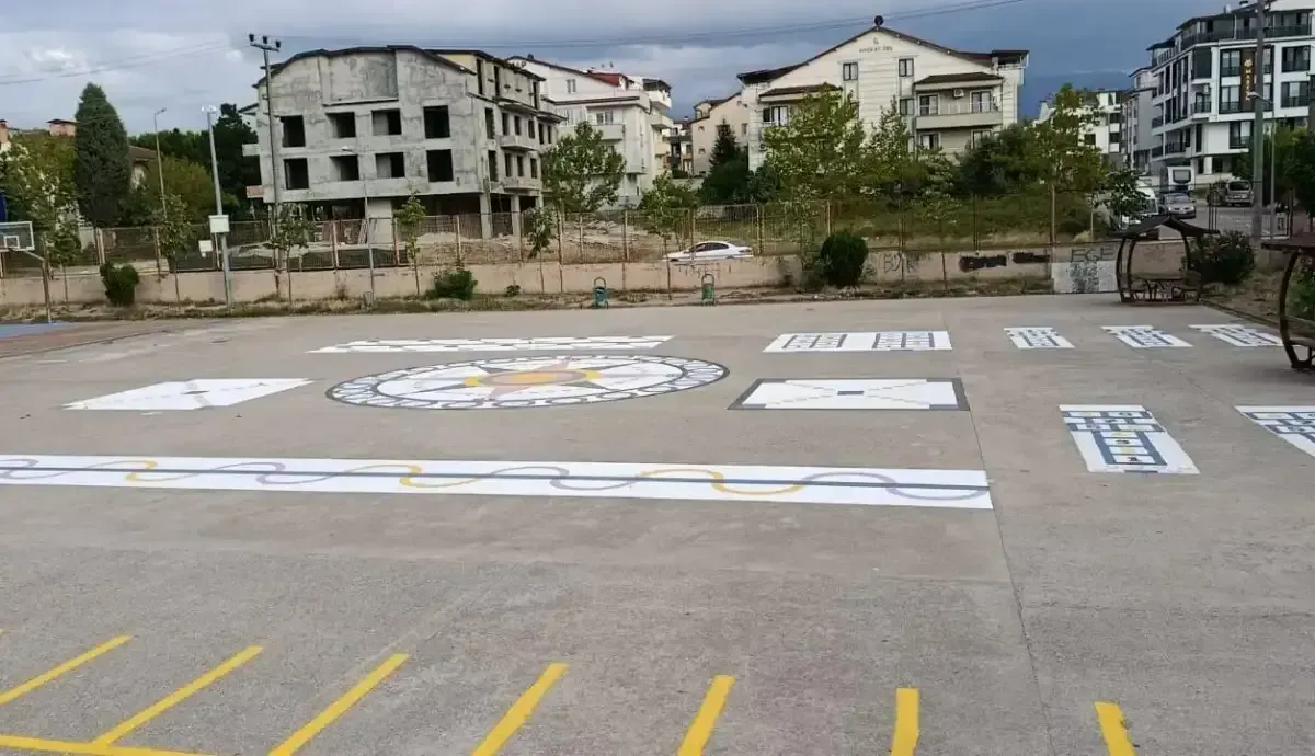Kartepe 17 Ağustos İlkokulu'na bahar geldi