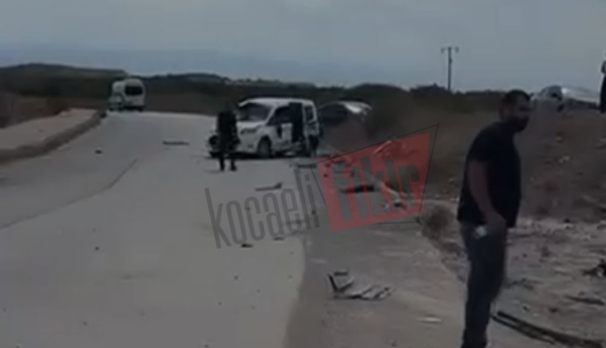 Yukarı Hereke’de iki araç çarpıştı: Yaralılar var