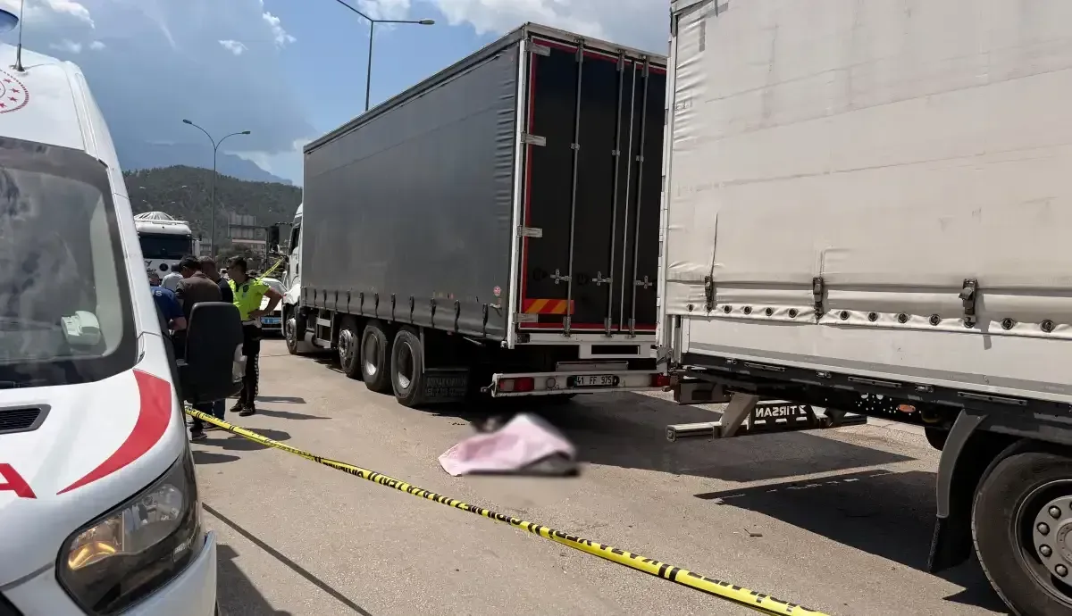 2 tır arasında sıkışan adam feci şekilde can verdi