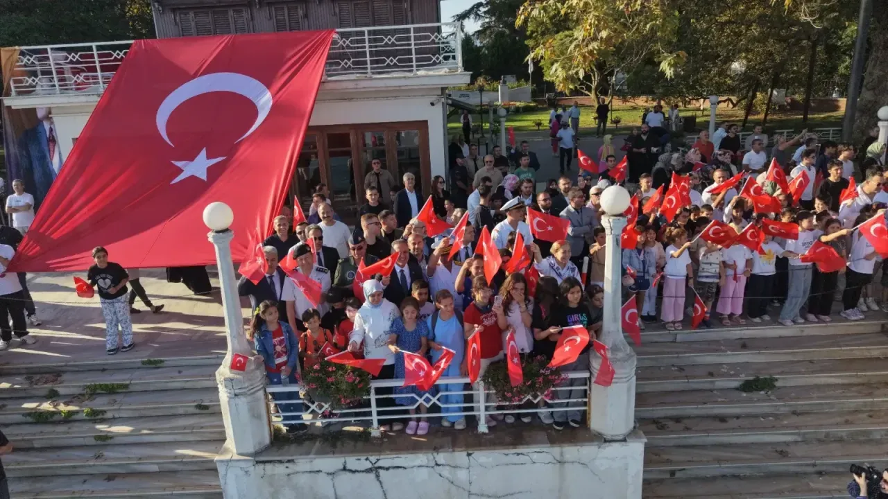 İzmit Körfezi’nden Yalova’ya milli gurur geçişi