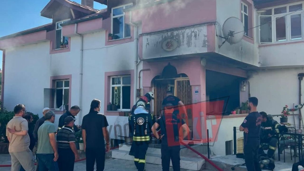 Kartepe’de ev yangını kontrol altına alındı: İki kuş telef oldu