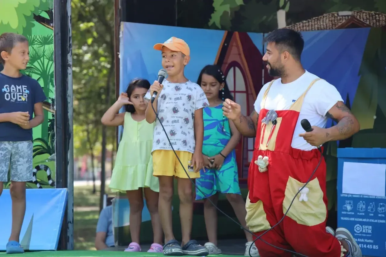 Cebeci Sahili çocukların neşesiyle renklendi