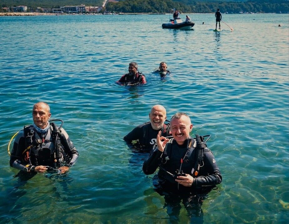 Tahir Büyükakın Kerpe’de daldı! Antik Limanın izlerini su altında inceledi
