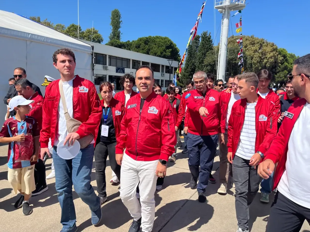 Sanayi ve Teknoloji Bakanı Kacır, TEKNOFEST Mavi Vatan'ı ziyaret etti