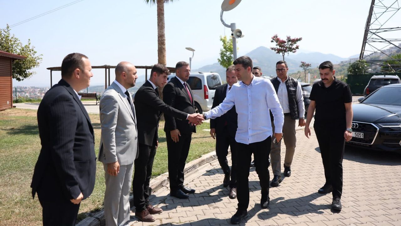 Ahmet Yiğit Yıldırım Başiskele’de teşkilatla buluştu