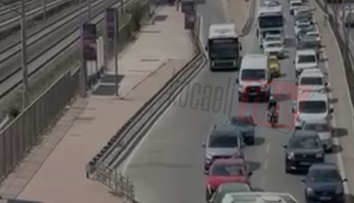 İzmit D-100’de kaza! Uzun araç kuyrukları oluştu