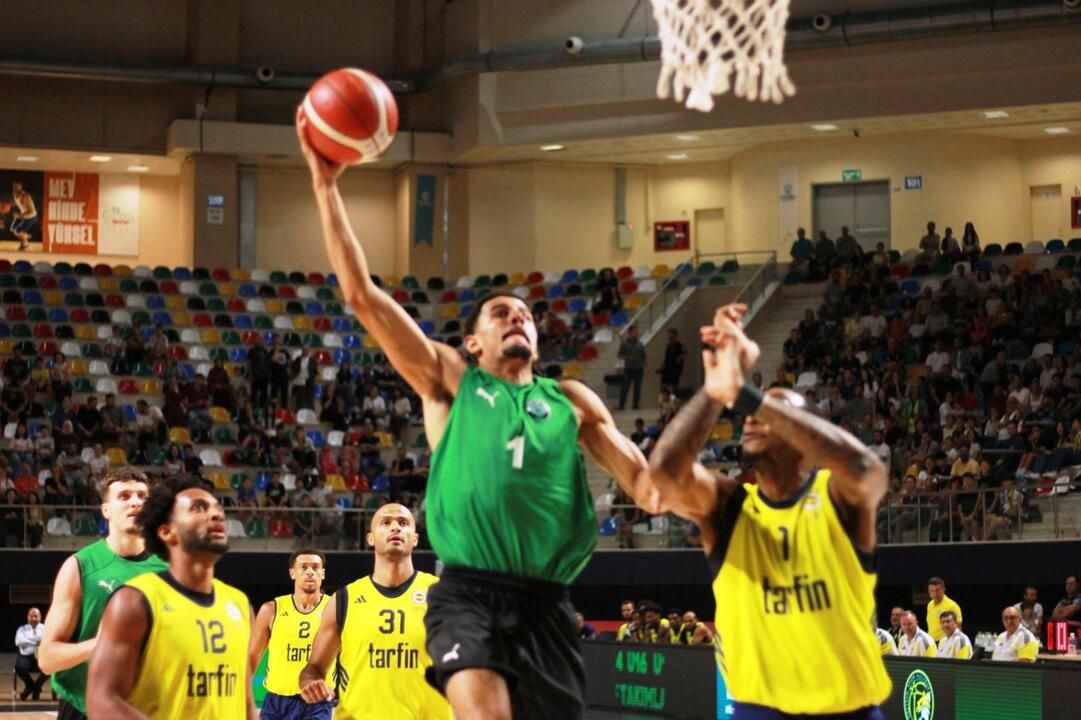 Glint Körfez Basket, Fenerbahçe’ye nefes aldırmadı!