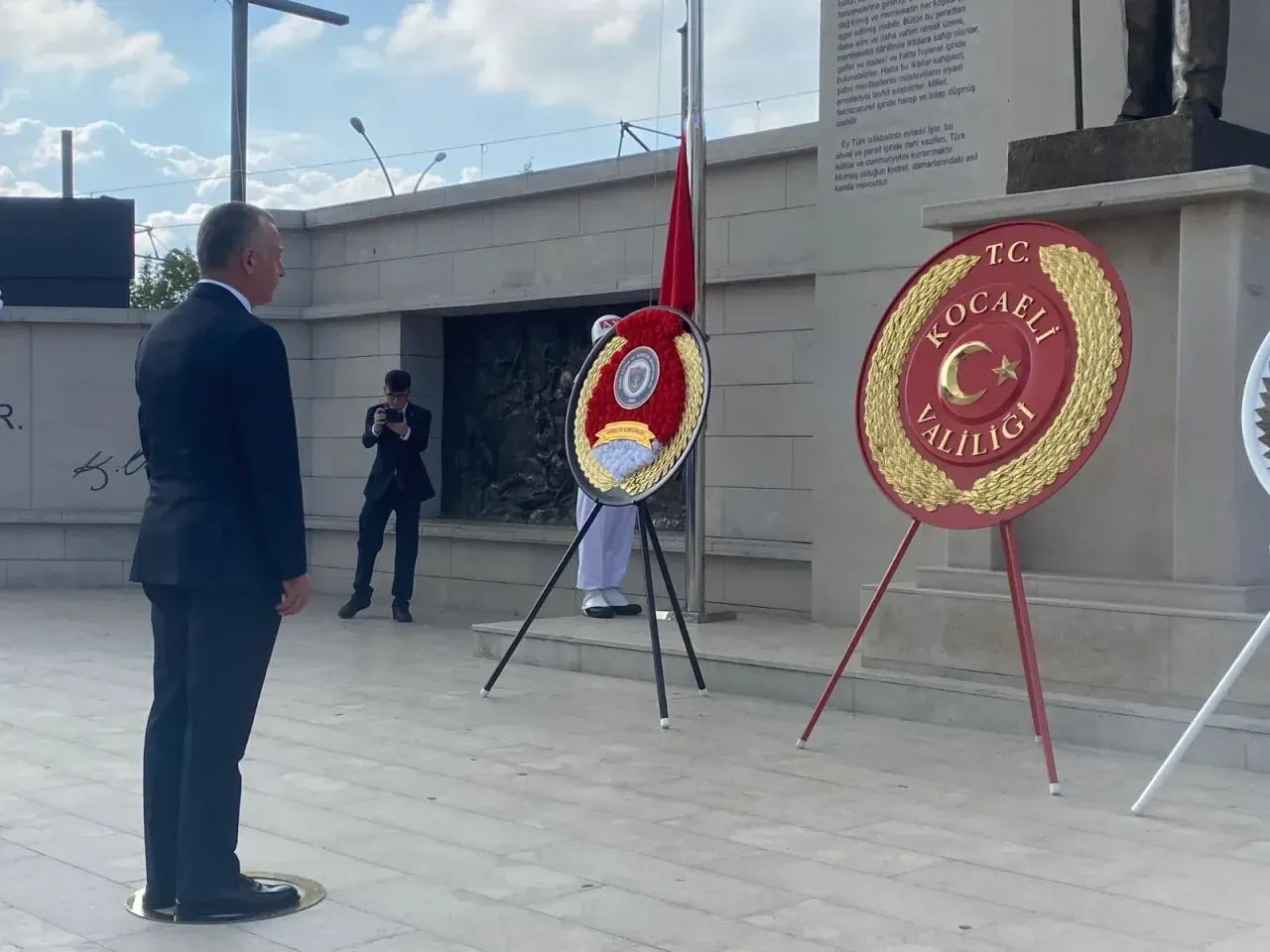 30 Ağustos coşkusu Kocaeli’de çelenk töreniyle başladı