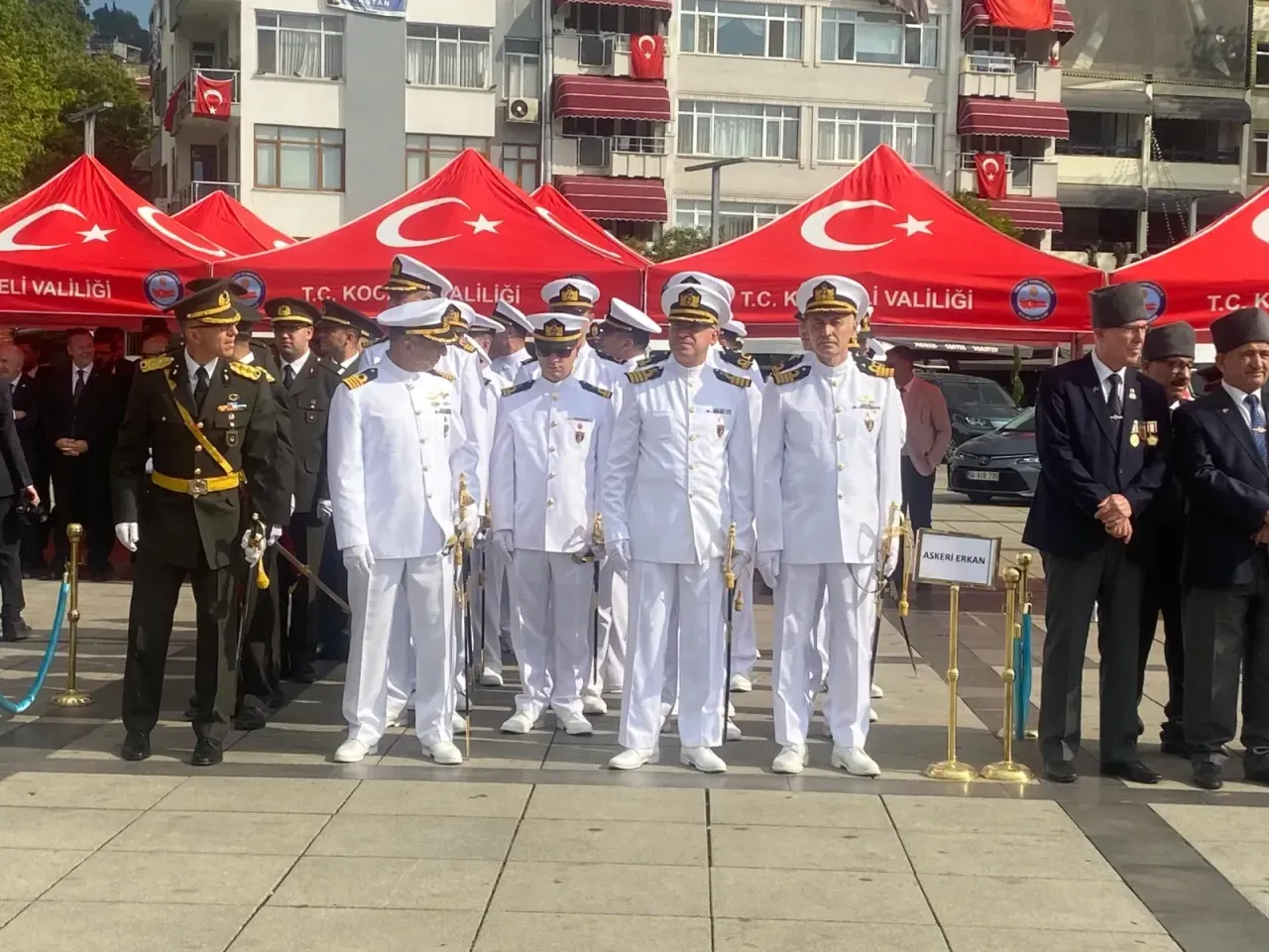 30 Ağustos coşkusu Kocaeli’de çelenk töreniyle başladı