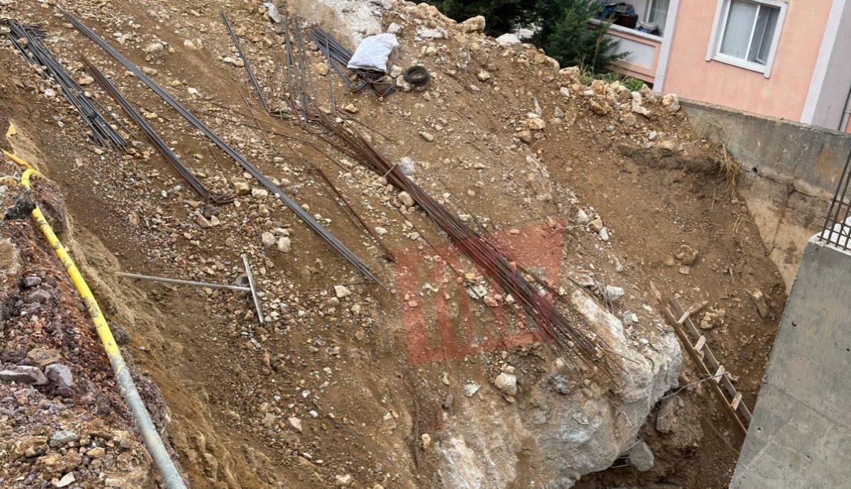 İzmit’te korkutan görüntü! 7-8 metrelik göçük aylardır böyle