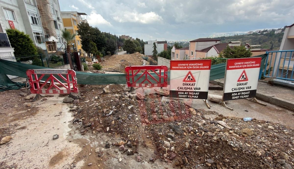 İzmit’te korkutan görüntü! 7-8 metrelik göçük aylardır böyle
