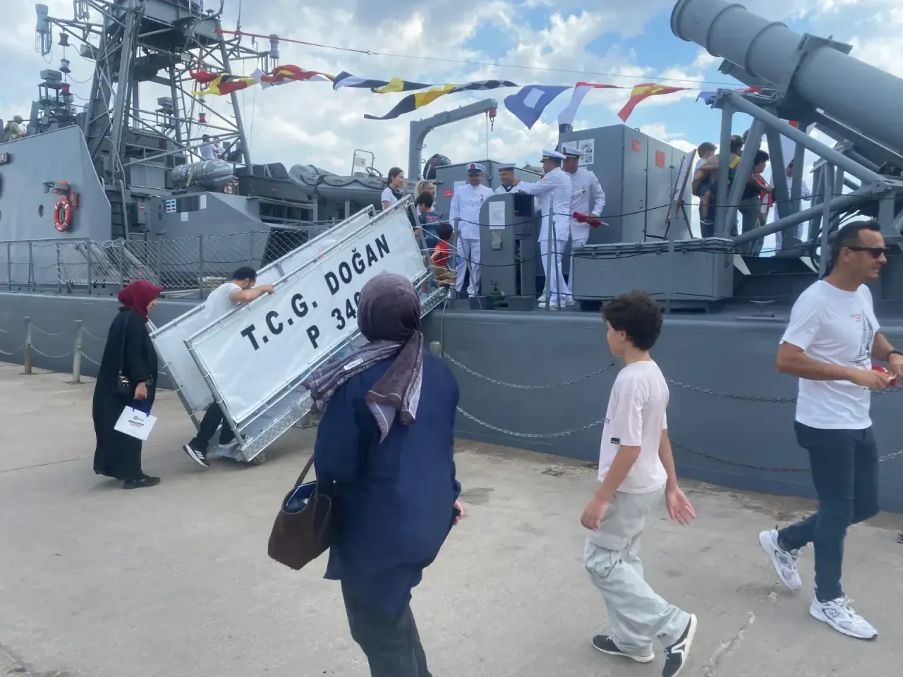 Zafer Bayramı’nda TCG Doğan’a yoğun ilgi