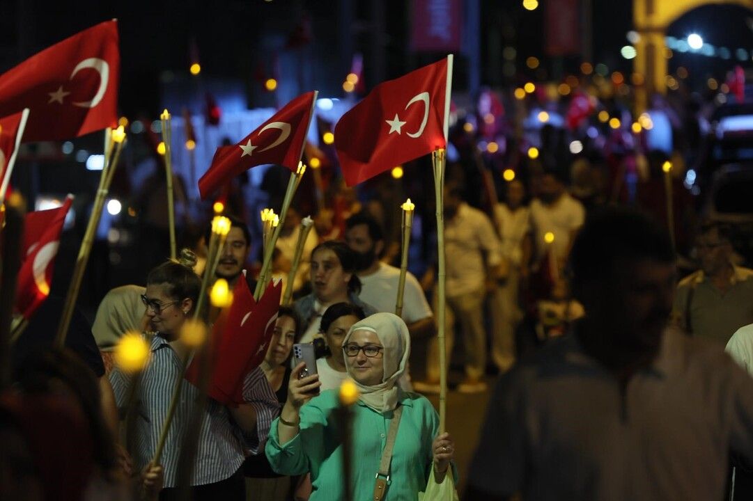 Kocaeli’de 30 Ağustos coşkusu! İzmit sokakları bayraklarla doldu