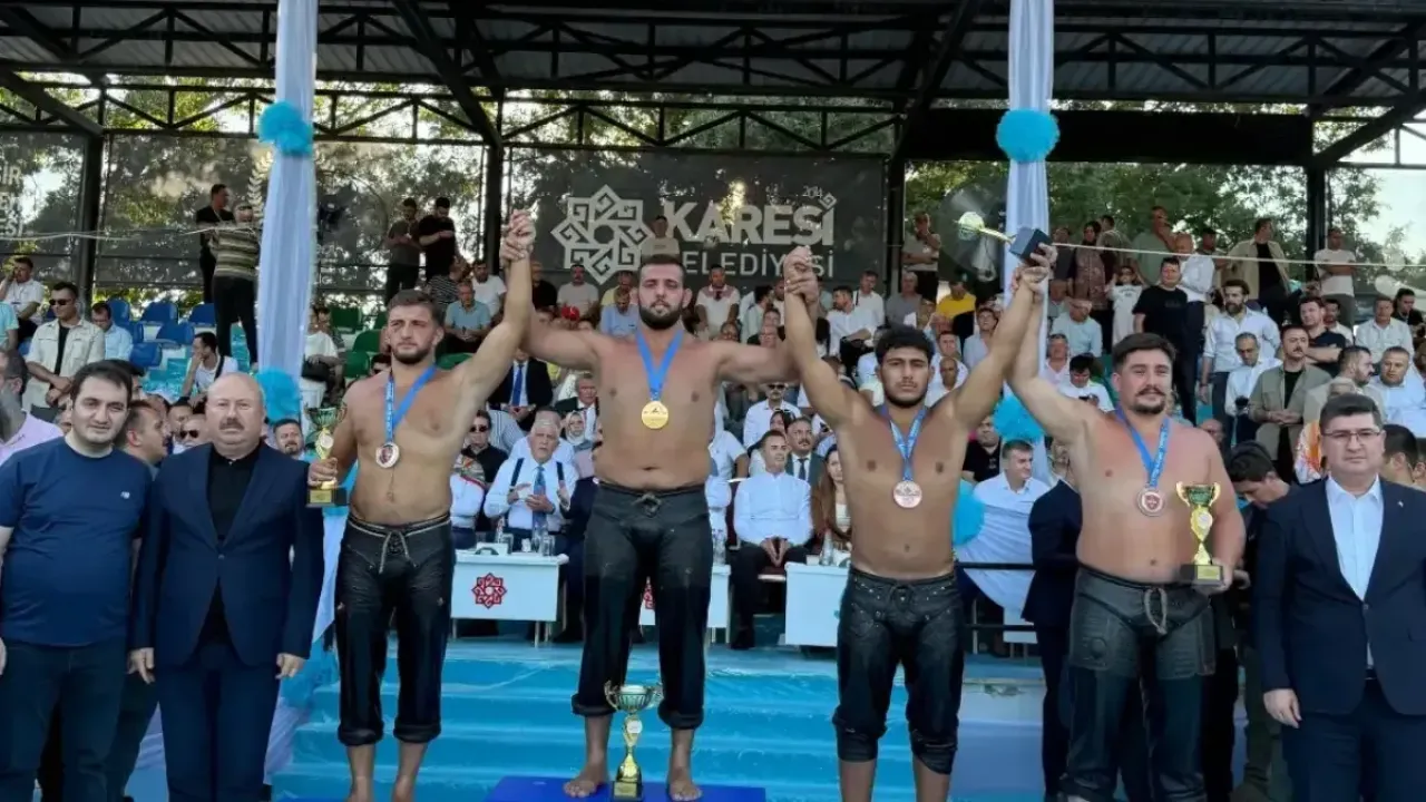 Kağıtspor sporcularından büyük başarı