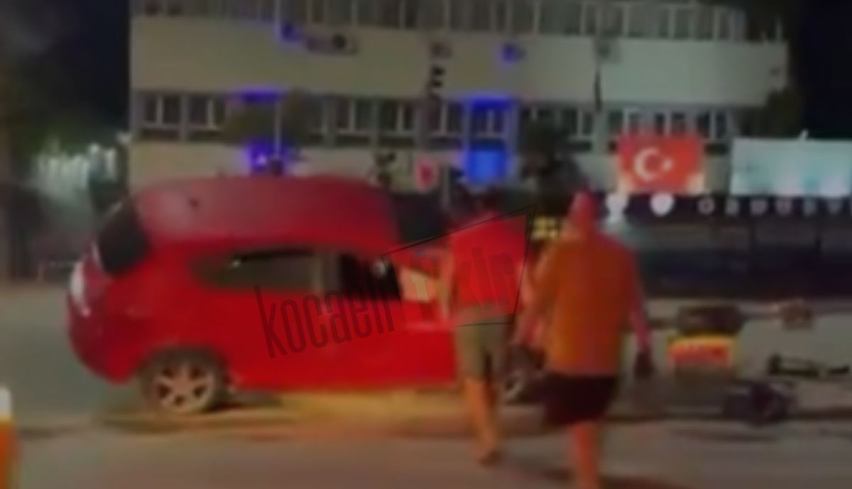 İzmit’te zincirleme kaza: 3 araç birbirine girdi